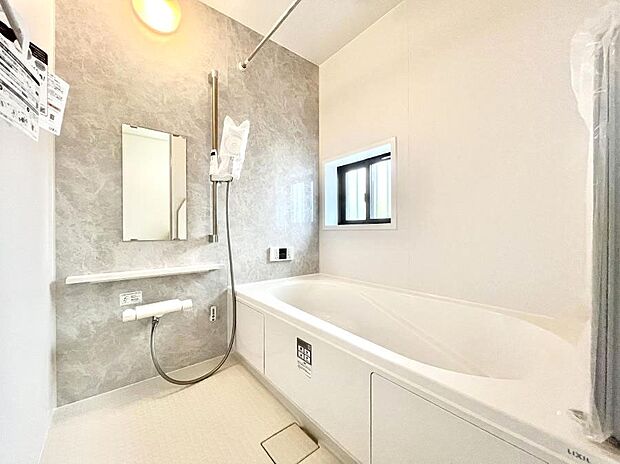 落ち着いた雰囲気でゆっくりお寛ぎいただけるバスルーム