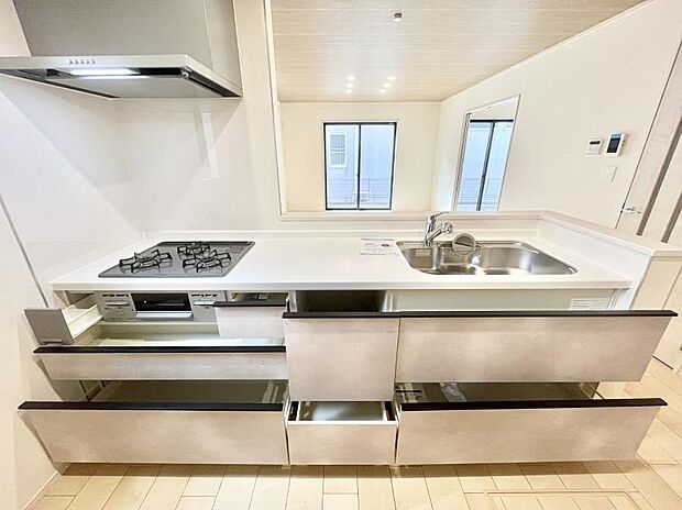 使いやすさを優先したスライド式収納タイプ!