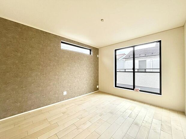 明るいバルコニーサイドに洋室を設置。目覚めの良い寝室に。