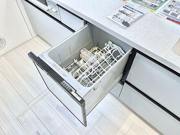 面倒なお片づけは食洗機にお任せ！家事の負担が減って、時間にも気持ちにもゆとりができます。