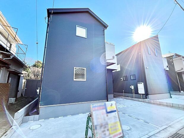 シンプルで落ち着きのある建物は住むかたの個性でオリジナルなものになっていきます。 