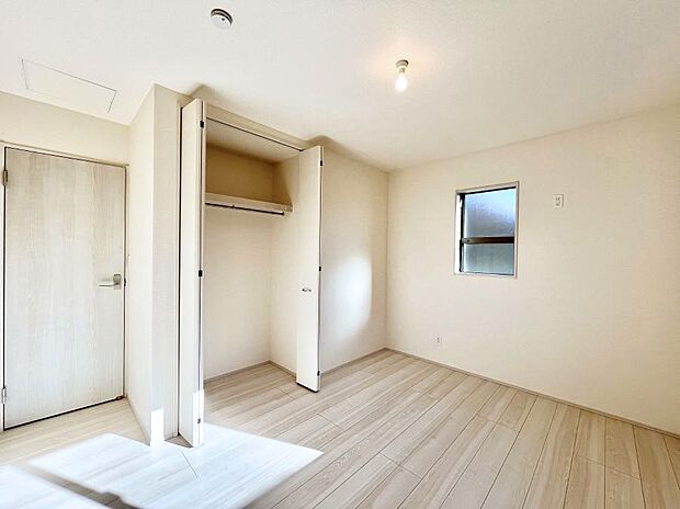 収納が充実しているので、居住スペースを広く使えます。 