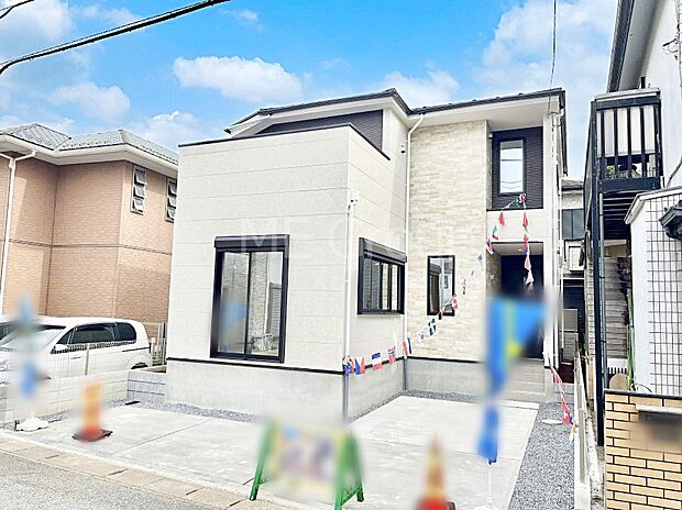 洗練された外観、上質な住空間が広がる室内は永く安心して過ごせる住居です。