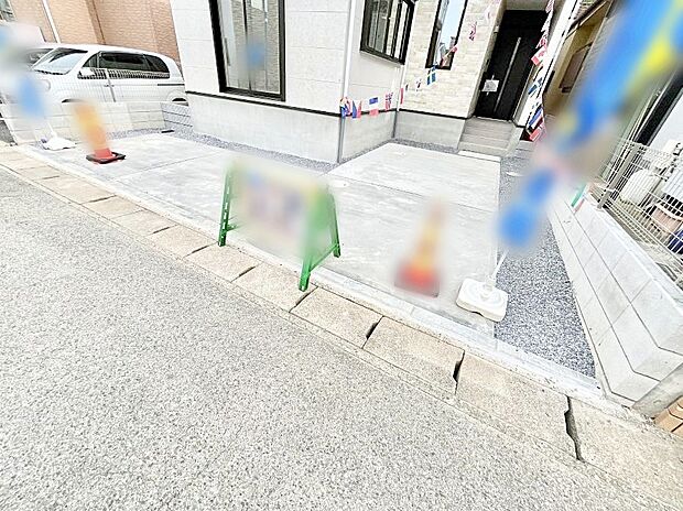 駐車2台可能！急なお客様の駐車に。また、ご家族の自転車スペースとしても大活躍。