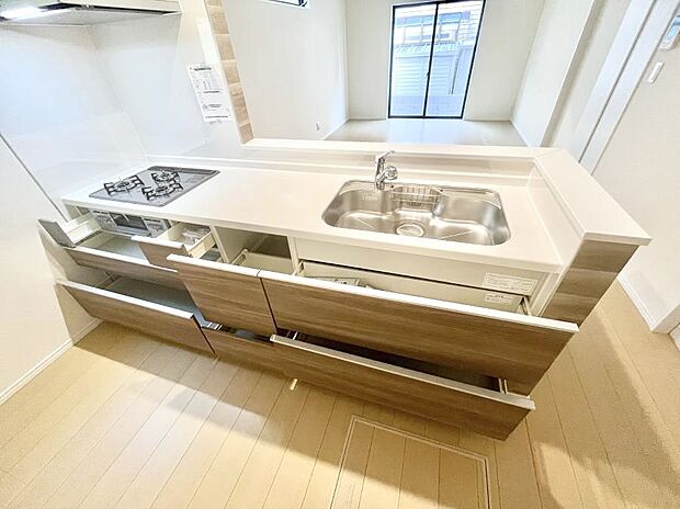 使いやすさを優先したスライド式収納タイプ！