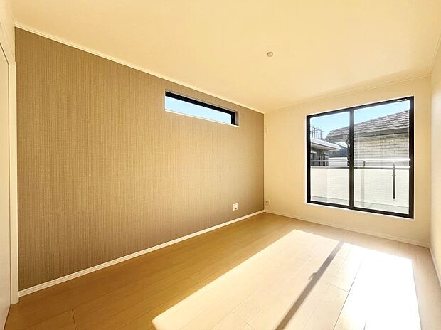 明るいバルコニーサイドに洋室を設置。目覚めの良い寝室に。