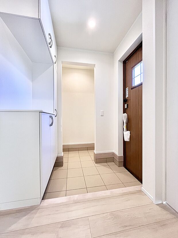 家族の帰宅やお客様をあたたかく迎える玄関