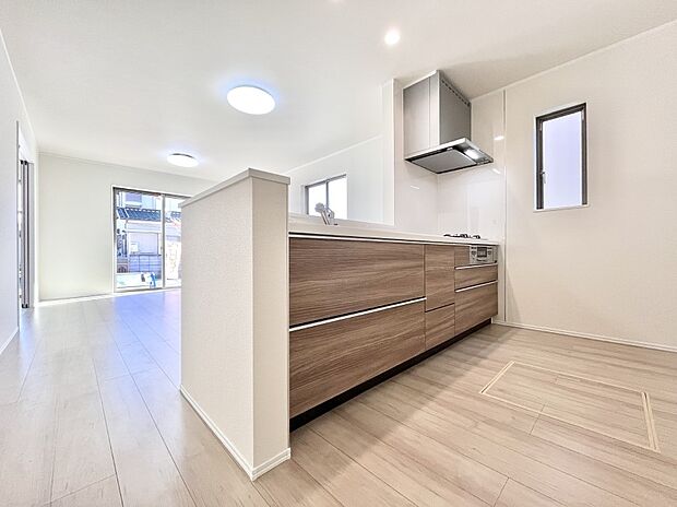 料理をしながらご家族との会話を楽しめる対面カウンターキッチン