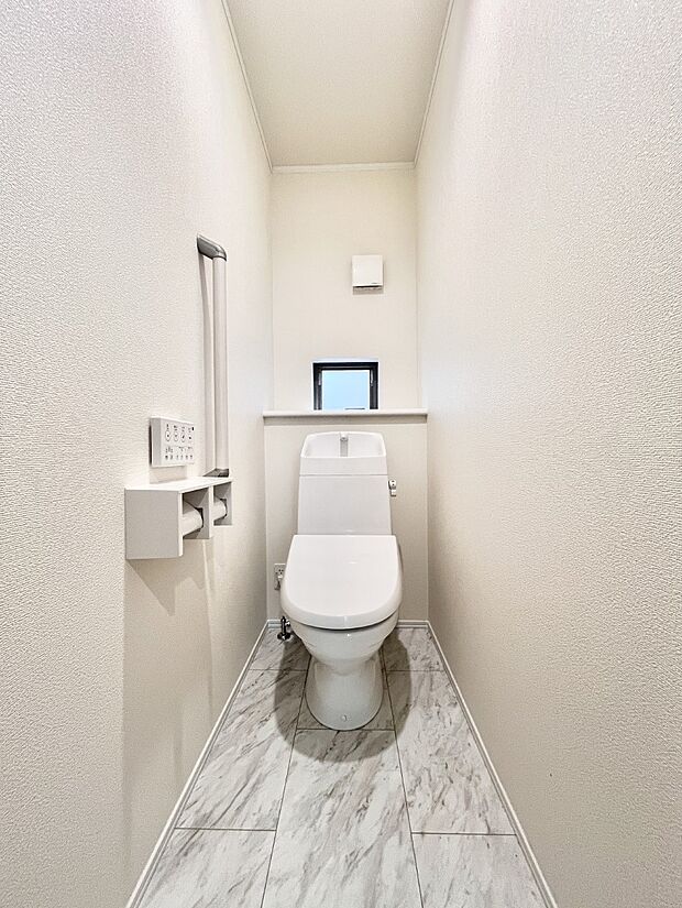 トイレは温水洗浄機能付き