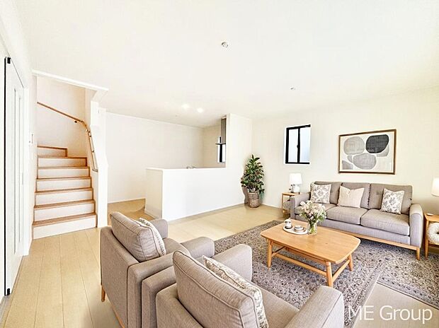 対面キッチン&リビングイン階段を採用した家族の絆深まるLDK ※家具はCGです