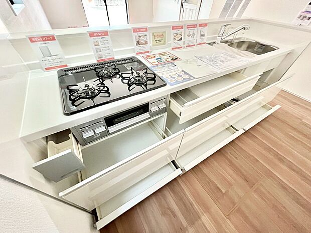 使いやすさを優先したスライド式収納タイプ！