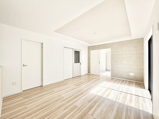 隣接の洋室を開放すればさらに広々空間に