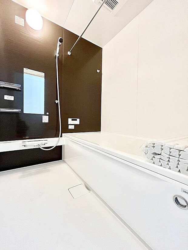 浴室乾燥機付きのバスルームでいつでも快適なバスタイムが楽しめます！