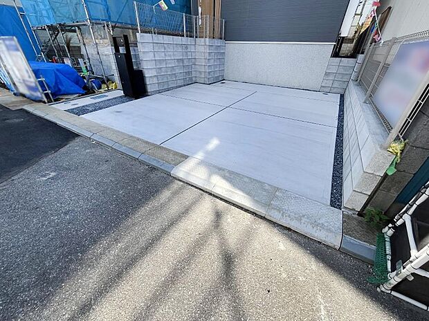 並列2台駐車可能なゆとりのカースペース 