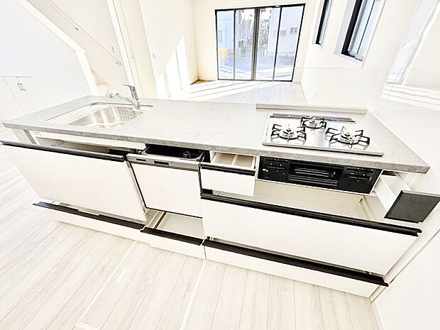 使いやすさを優先したスライド式収納タイプ！