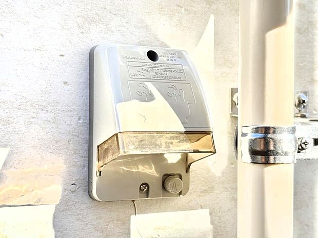 高圧洗浄機やエアーコンプレッサーなどの使用時に便利な外コンセント