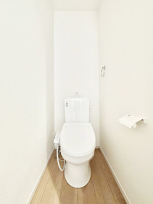 トイレは温水洗浄機能付き