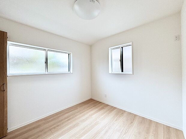 2面採光なので、明るく風通しも良く心地良い生活が送れます。