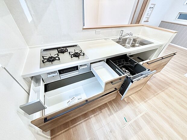 使いやすさを優先したスライド式収納タイプ!