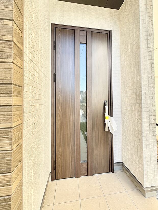 大切な家族、来客を出迎える玄関。