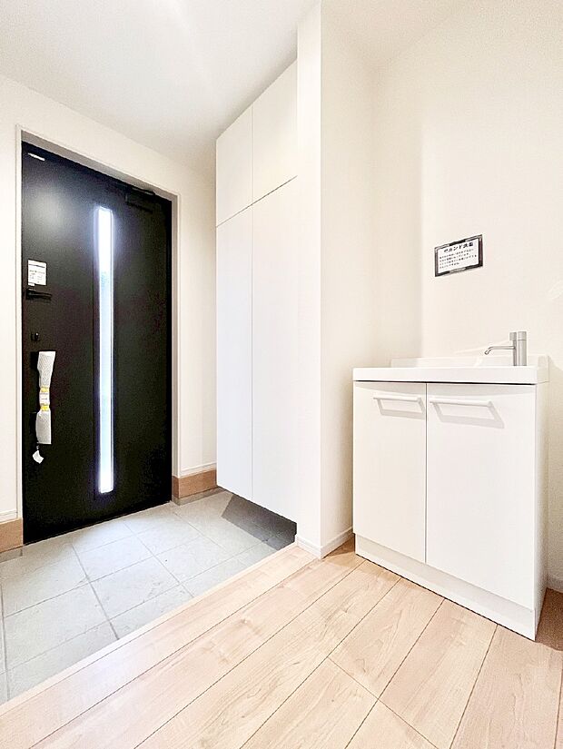 家族の帰宅やお客様をあたたかく迎える玄関