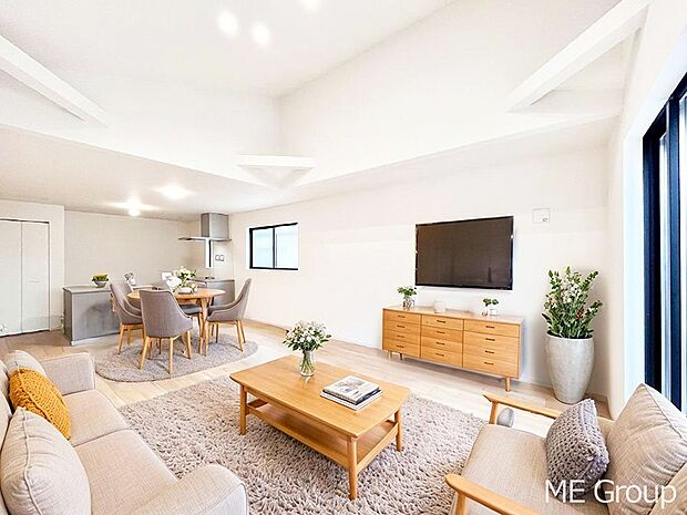 落ち着いた雰囲気のＬＤＫは家族みんなの快適空間※家具はCGです