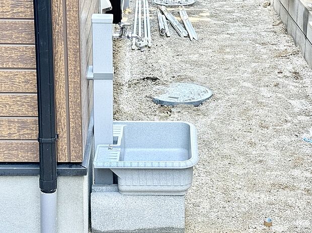 ガーデニングやお掃除に便利な外水栓  