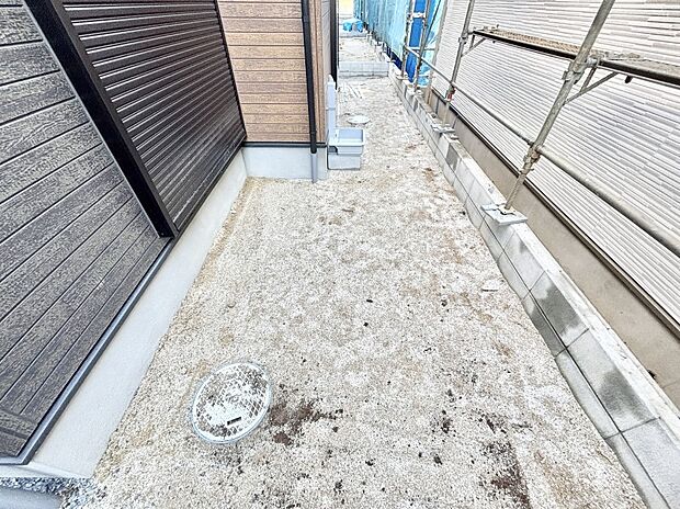 ガーデニングや家庭菜園も楽しめるお庭付き。