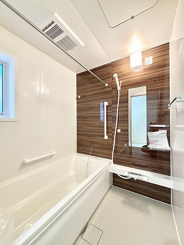 落ち着いた雰囲気でゆっくりお寛ぎいただけるバスルーム