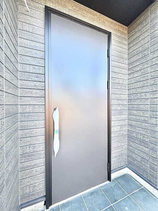 住まいの顔を演出する、玄関ドア。 