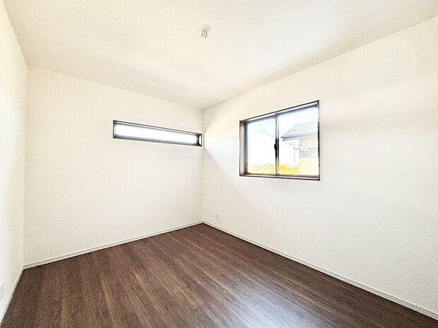 2面採光なので、明るく風通しも良く心地良い生活が送れます。