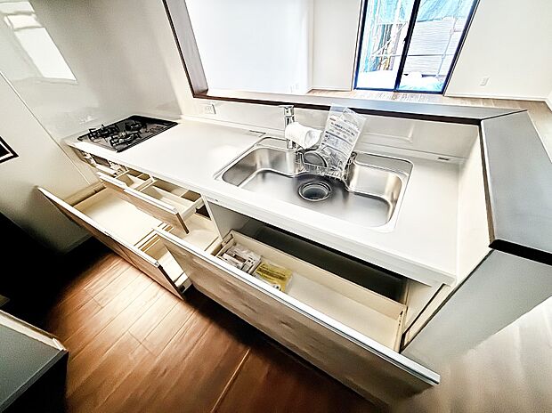 使いやすさを優先したスライド式収納タイプ!