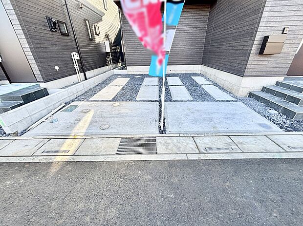 駐車2台可能！急なお客様の駐車に。また、ご家族の自転車スペースとしても大活躍。