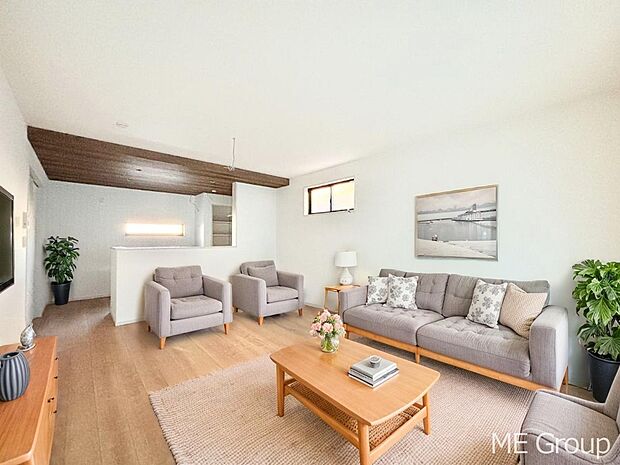 落ち着いた雰囲気のLDKは家族みんなの快適空間※家具はCGです