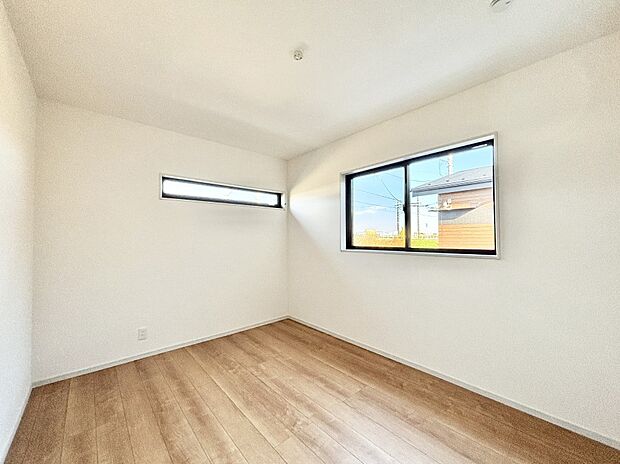 2面採光なので、明るく風通しも良く心地良い生活が送れます。