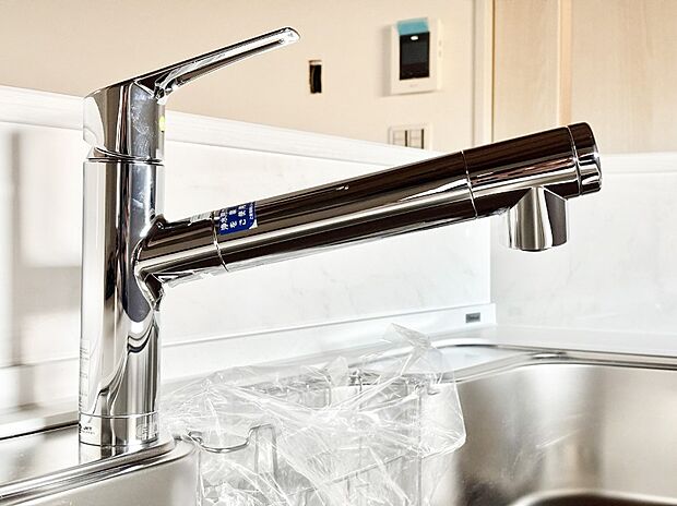 いつでも清潔なおいしいお水を。一つの水栓で水道水と浄水を使い分け。