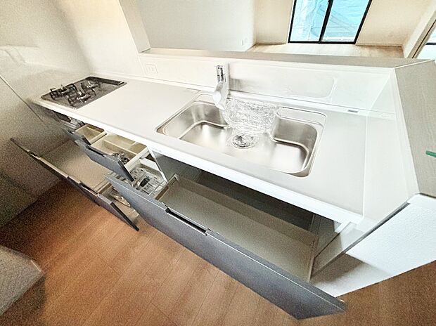 使いやすさを優先したスライド式収納タイプ!