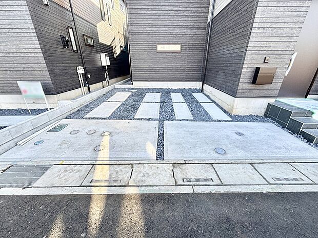 駐車2台可能!急なお客様の駐車に。また、ご家族の自転車スペースとしても大活躍。