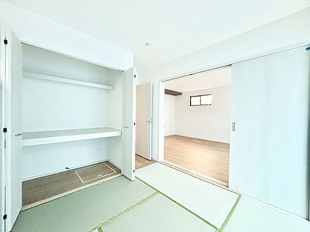 柔らかい畳の空間は、お子様の遊び場や来客時のおもてなしの場所として重宝します。 