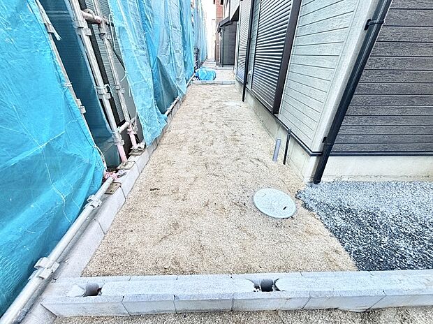 ガーデニングや家庭菜園も楽しめるお庭付き。