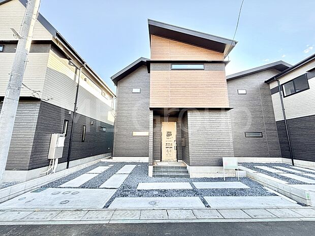 たっぷりの陽光と開放感に包まれる明るい住まい  