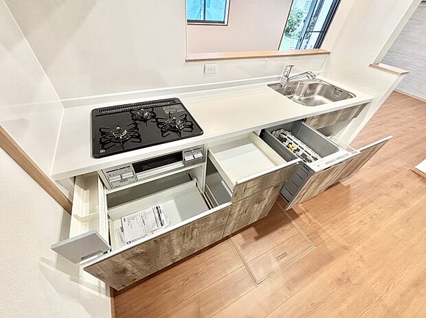 使いやすさを優先したスライド式収納タイプ!