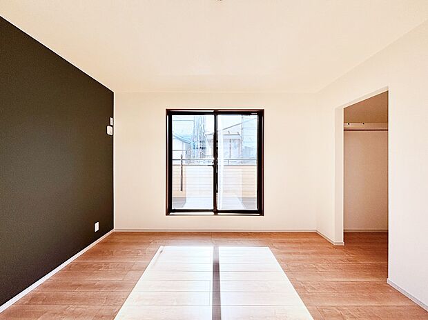 ウォークインクローゼットがあるお部屋。季節ごとの入れ替えも不要で便利です！