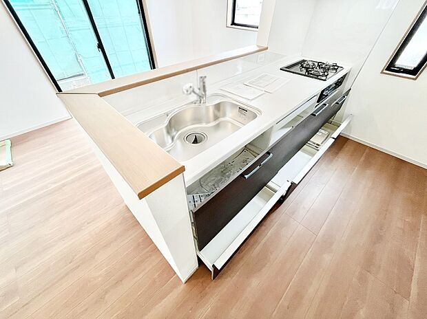 使いやすさを優先したスライド式収納タイプ!