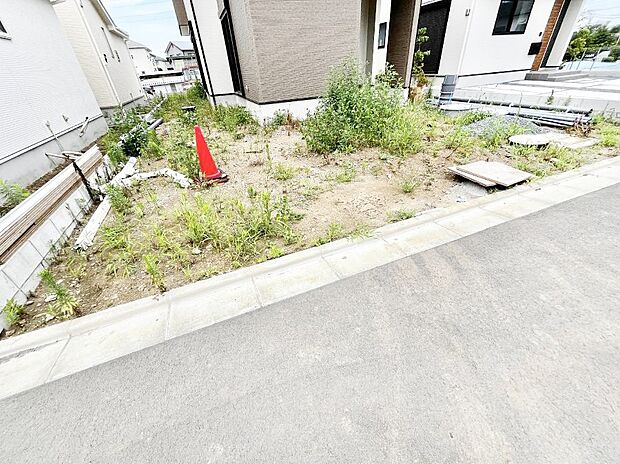 生活に欠かせない駐車スペース。(申込み入り次第着工)