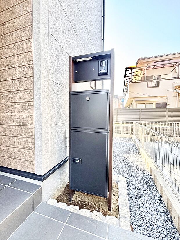 表札・インターホン・ポストをひとつに集約