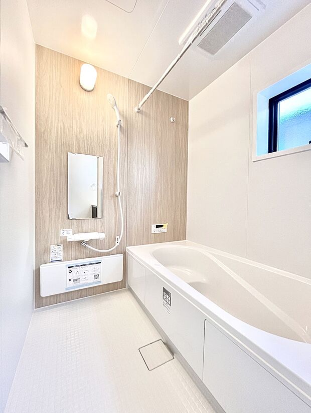 落ち着いた雰囲気でゆっくりお寛ぎいただけるバスルーム