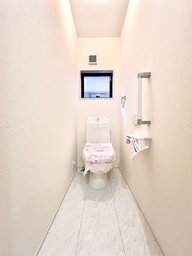 トイレは1階と2階それぞれに配置されていてとても便利です。 