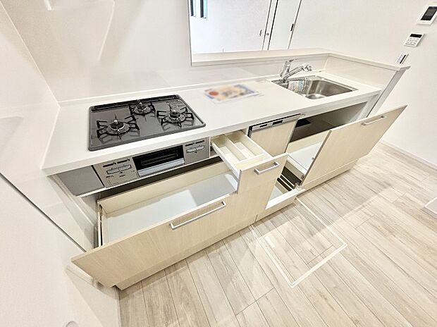 使いやすさを優先したスライド式収納タイプ!