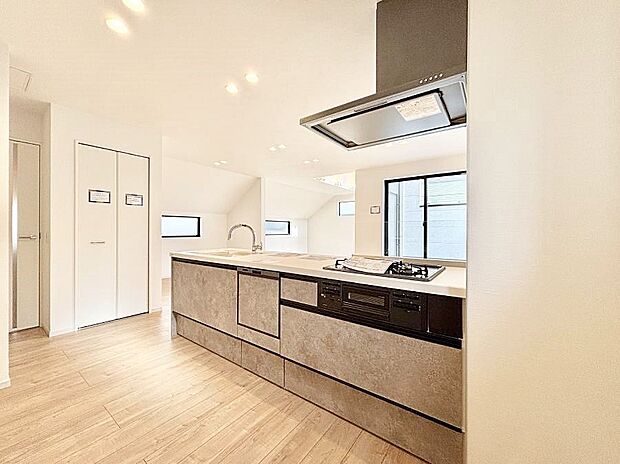 カウンター越しにお話しをしながら毎日のお料理をもっと楽しく